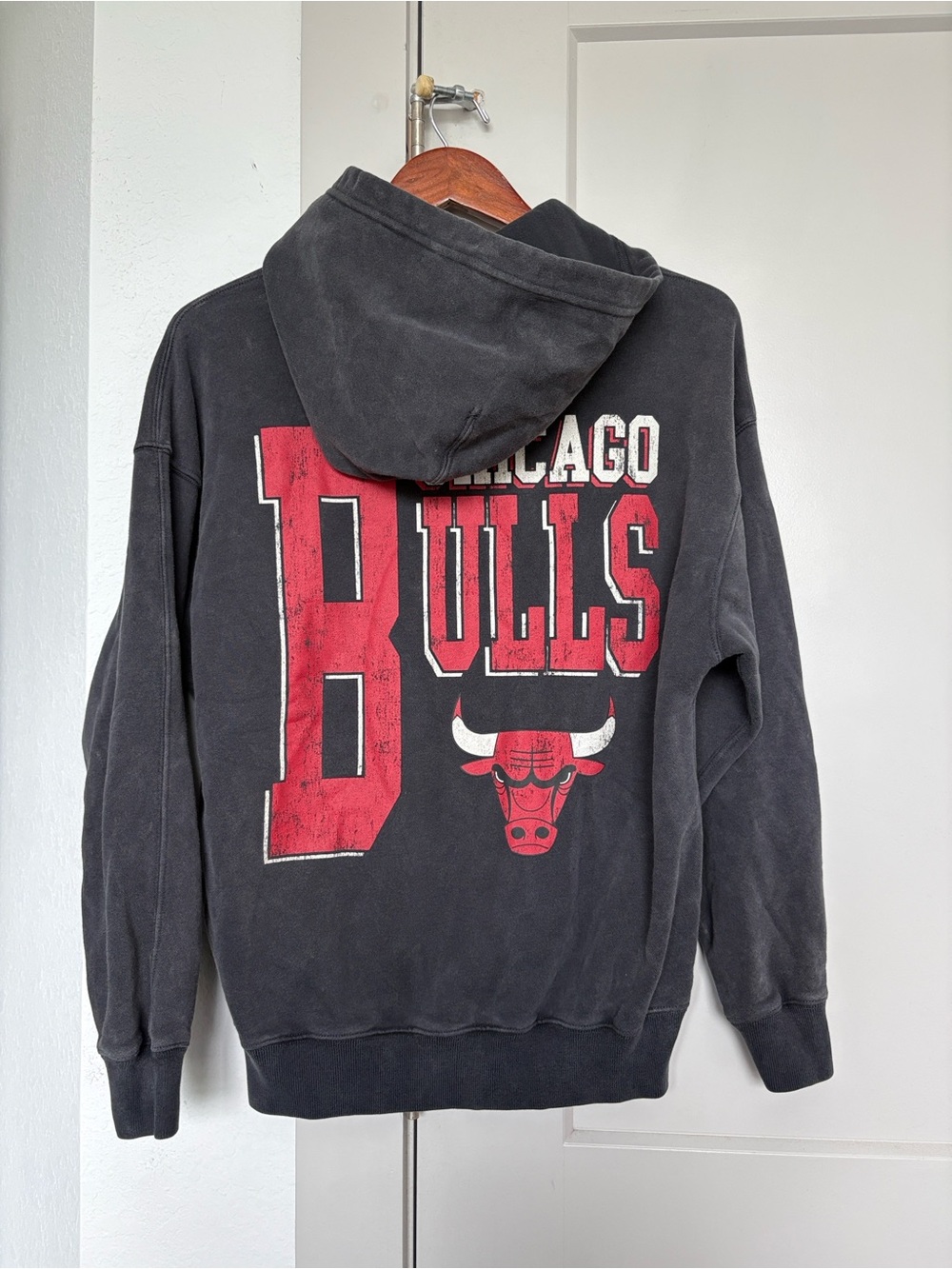 ABERCROMBIE AND FITCH CHICAGO BULLS GRAPHIC OVERSIZED HOODIE MENS XS